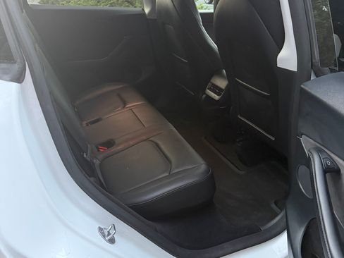 Used 2023 Tesla Model Y Long Range AWD/4WD image 10