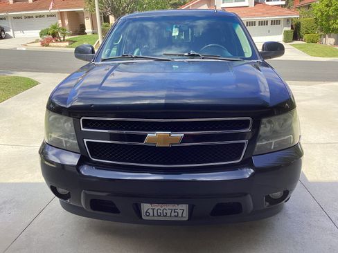 Used 2012 Chevrolet Suburban LT RWD image 10