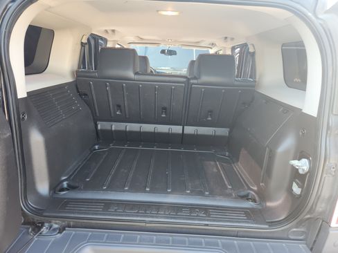 Used 2009 HUMMER H3 Luxury image 16