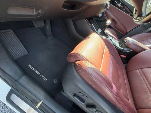 Used 2017 Kia Sorento SX FWD image 23