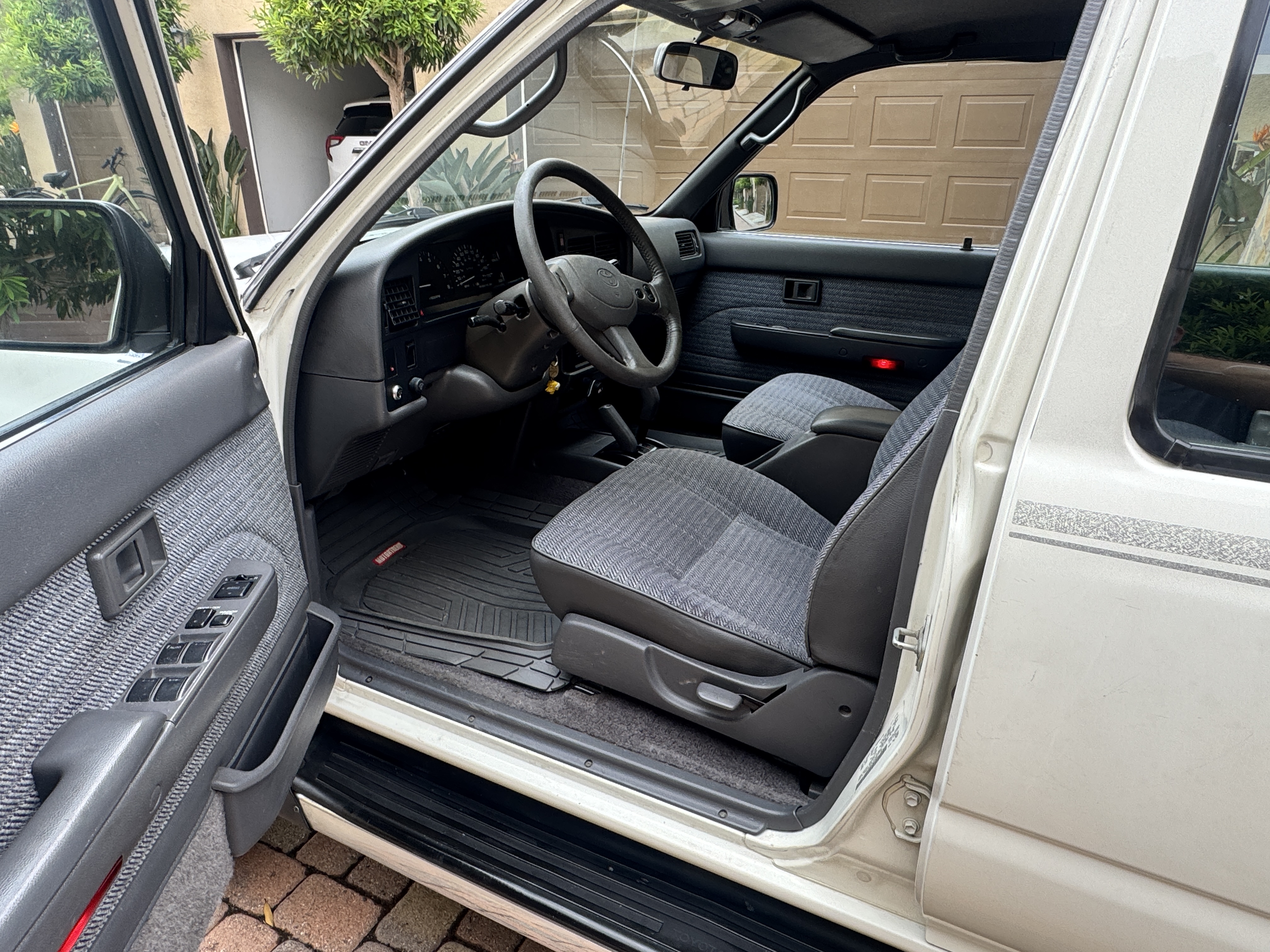 Used 1995 Toyota 4Runner SR5 AWD/4WD image 6