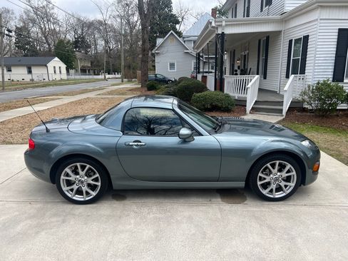 Used 2013 MAZDA MX-5 Miata Grand Touring image 2