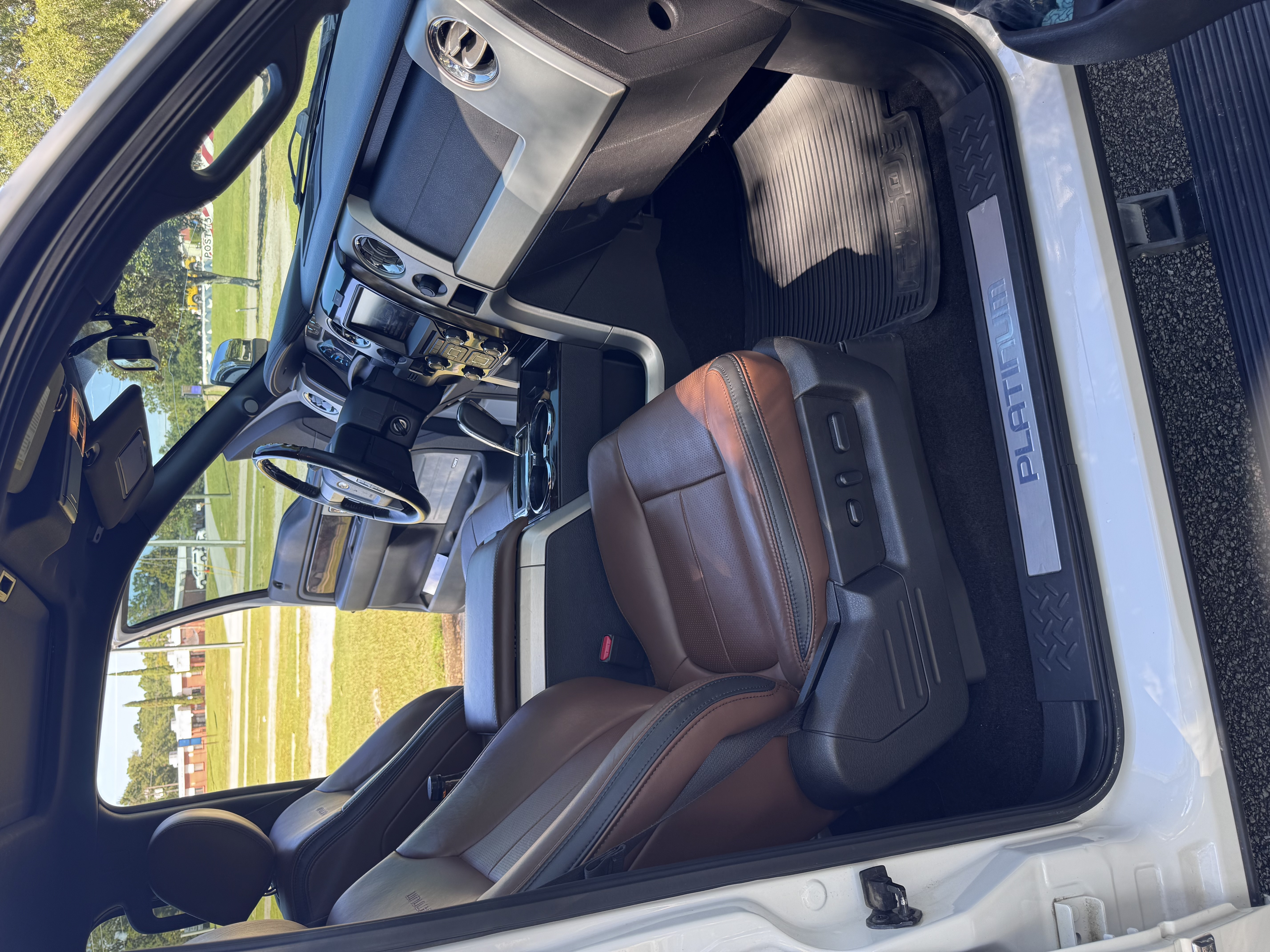 Used 2014 Ford F150 Platinum RWD image 13