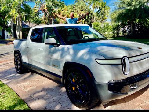 Used 2022 Rivian R1T Adventure AWD/4WD image 4