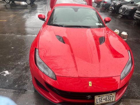 Used 2019 Ferrari Portofino Convertible 2D image 5