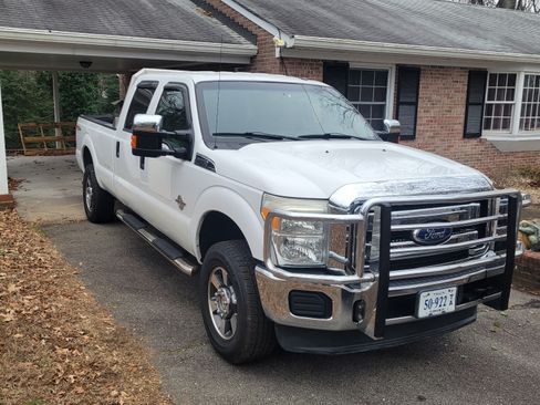 Used 2011 Ford F350 XLT w/ XLT Interior Pkg image 10