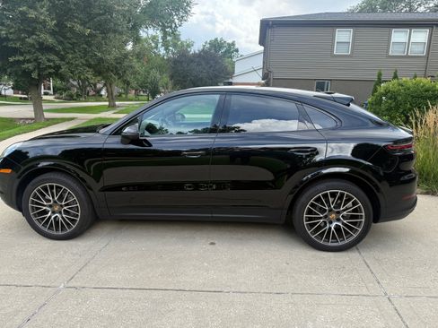 Used 2021 Porsche Cayenne S AWD/4WD image 4