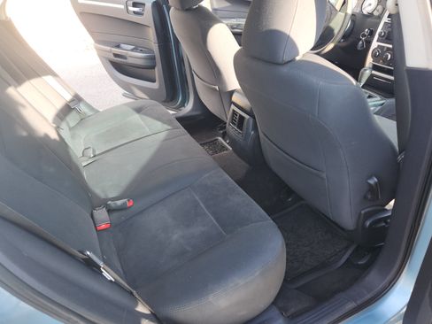 Used 2009 Chrysler 300 LX image 6