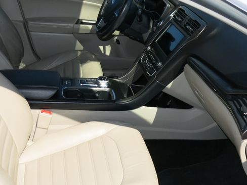 Used 2017 Ford Fusion SE w/ Equipment Group 602A image 21