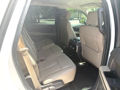 Used 2019 Ford Expedition XLT w/ Equipment Group 201A RWD image 10