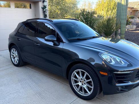 Used 2017 Porsche Macan S image 4