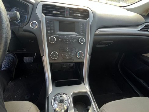 Used 2019 Ford Fusion S image 9