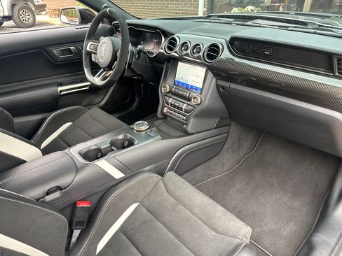 Used 2021 Ford Mustang Shelby GT500 w/ Carbon Fiber Track Pack image 11