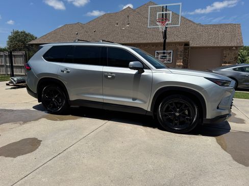 Used 2024 Toyota Grand Highlander AWD Hybrid image 1