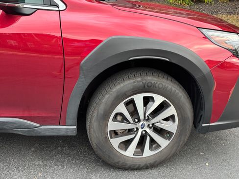 Used 2025 Subaru Outback Premium AWD/4WD image 16