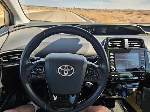Used 2022 Toyota Prius XLE FWD image 14