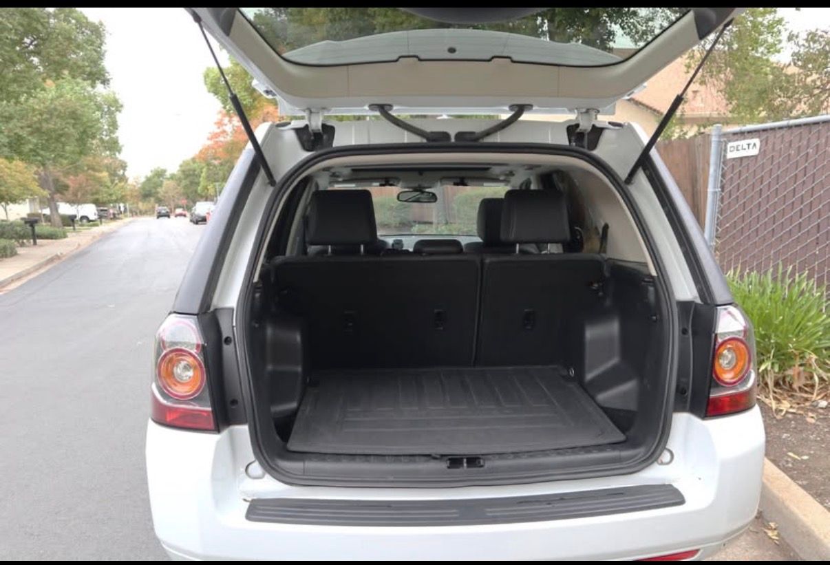 Used 2013 Land Rover LR2 HSE AWD/4WD image 8