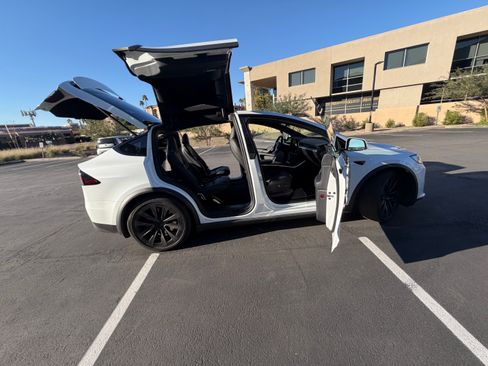 Used 2023 Tesla Model X Plaid image 16