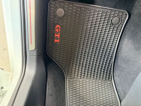 Used 2017 Volkswagen GTI S FWD image 18