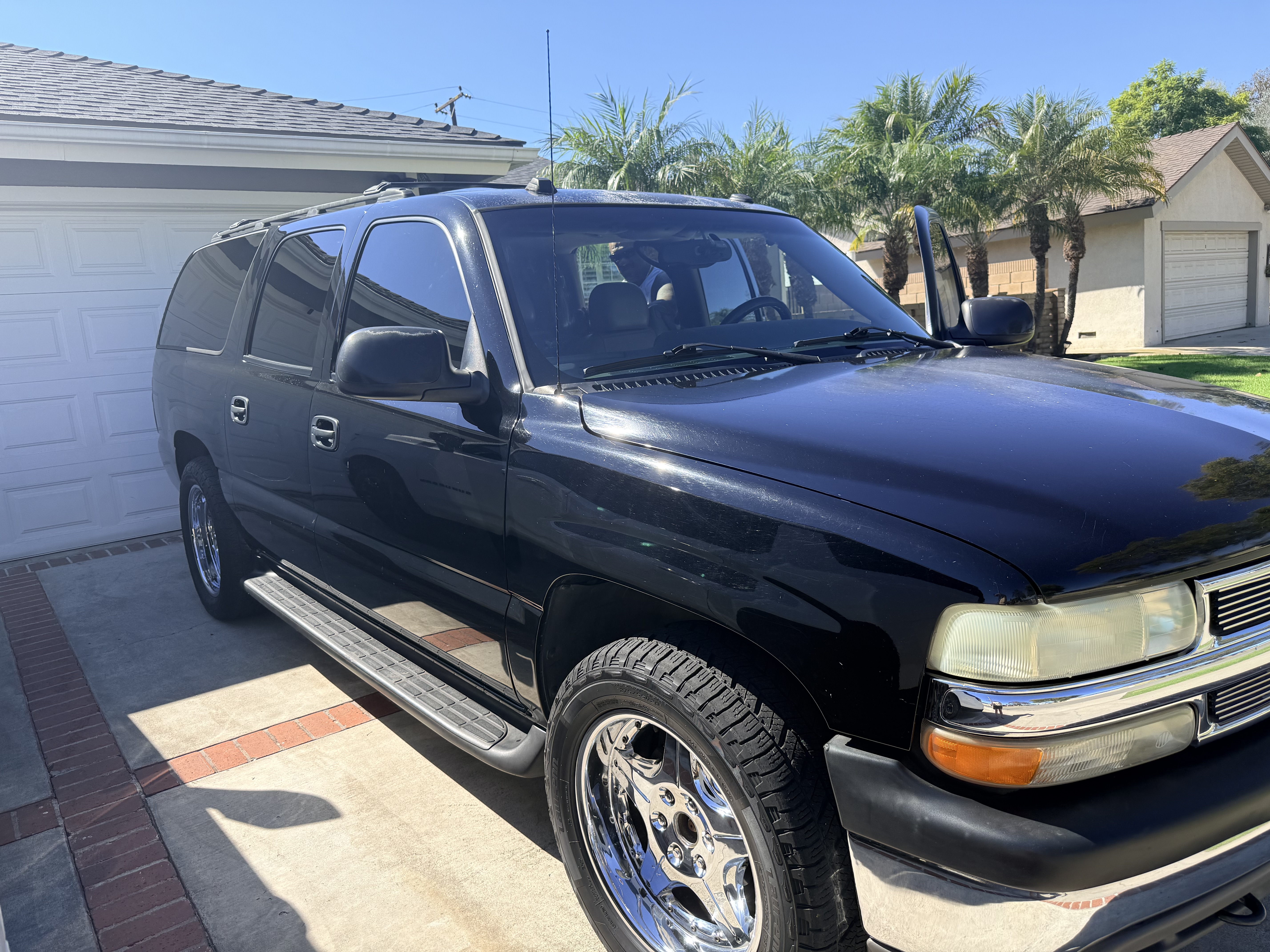 Used 2004 Chevrolet Suburban LT w/ Preferred Equipment Group AWD/4WD image 1