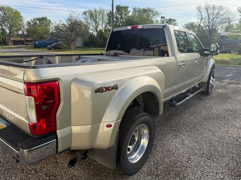 Used 2017 Ford F450 Lariat w/ Lariat Ultimate Package AWD/4WD image 6