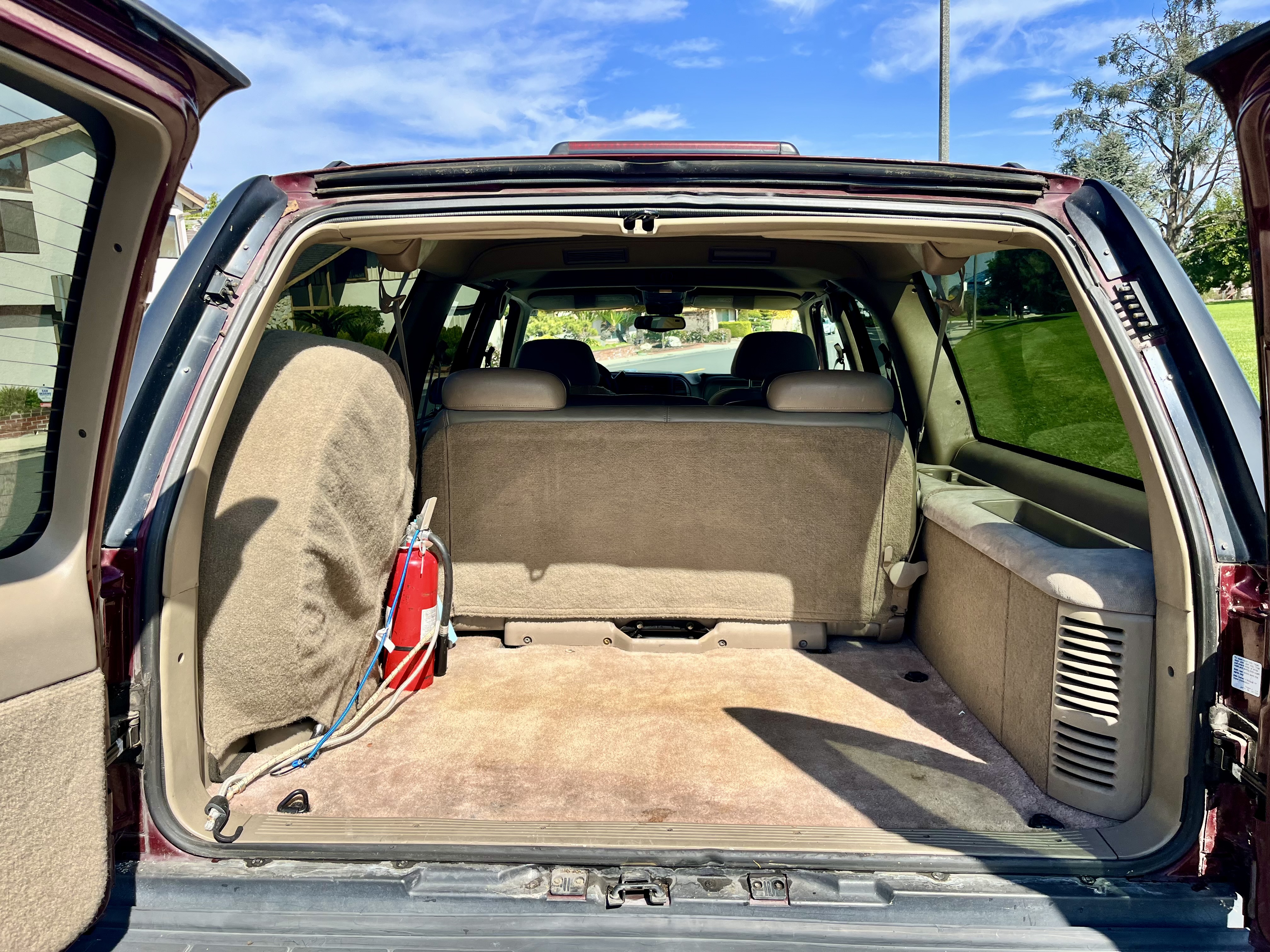 Used 1998 Chevrolet Suburban 2WD w/ Preferred Equipment Group 3 image 8