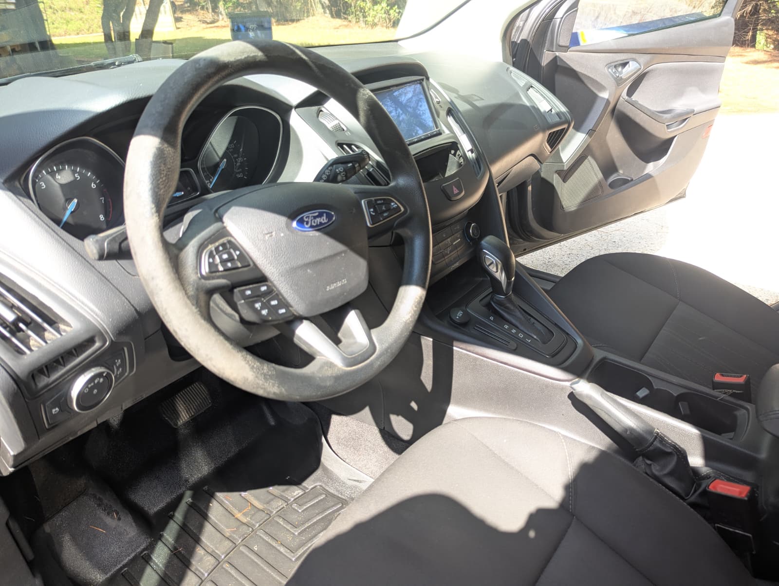 Used 2018 Ford Focus SE FWD image 16