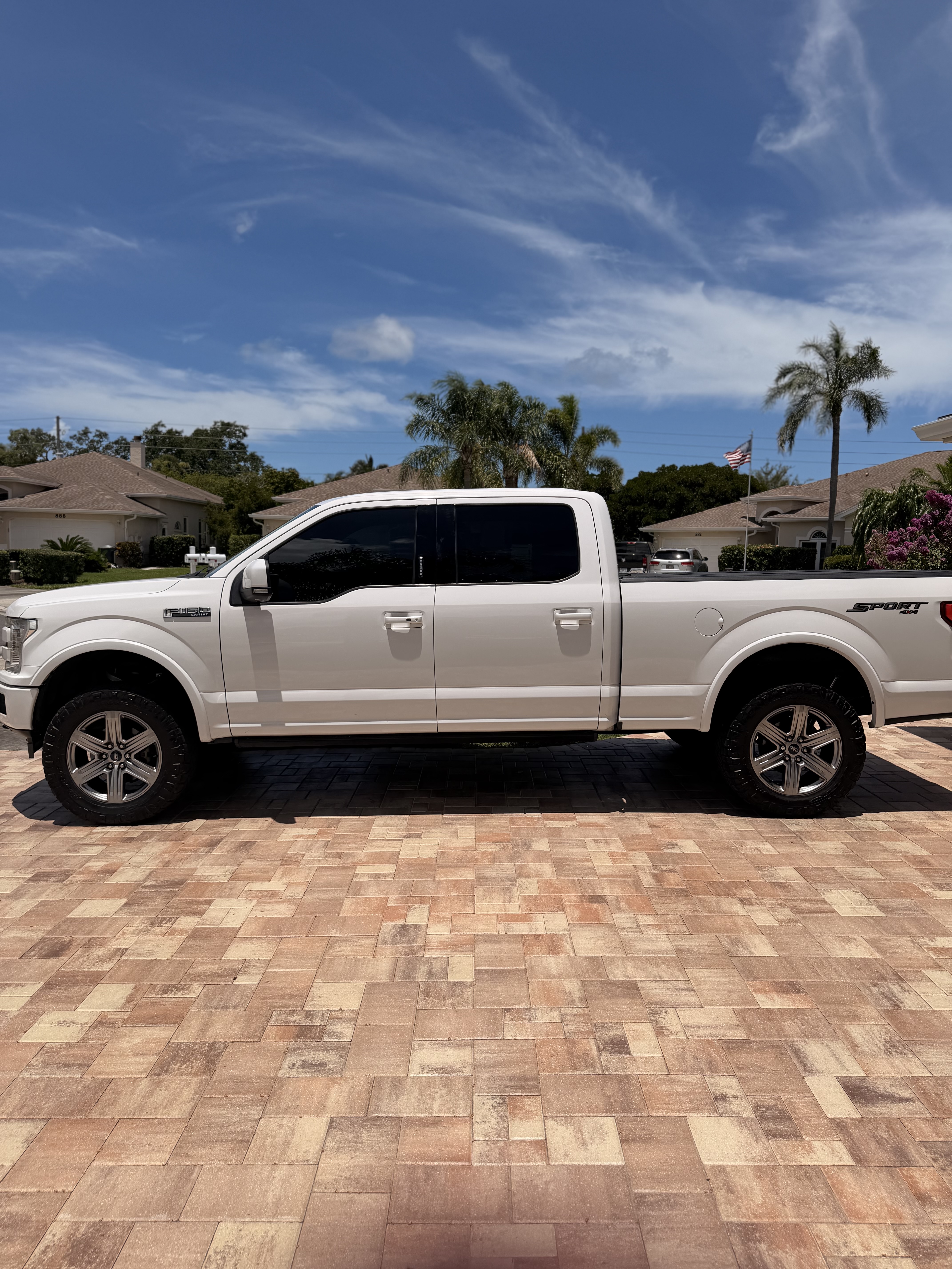 Used 2018 Ford F150 Lariat w/ Equipment Group 502A Luxury AWD/4WD image 1