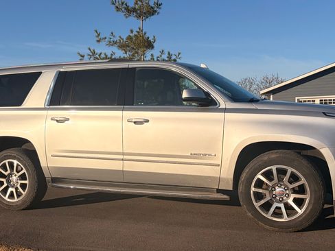 Used 2020 GMC Yukon XL Denali image 13