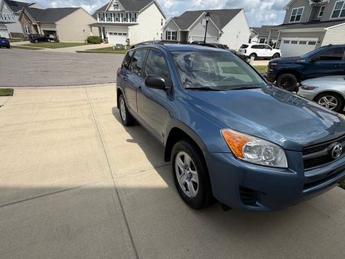 Used 2012 Toyota RAV4 FWD w/ Value Pkg image 2