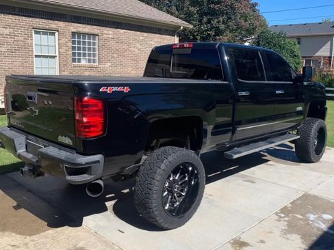 Used 2015 Chevrolet Silverado 2500 High Country w/ Duramax Plus Package AWD/4WD image 2