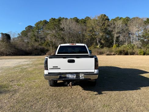 Used 2007 Chevrolet Silverado 1500 LT w/ Onstar Plus Package image 5