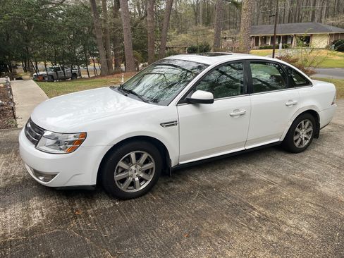 Used 2008 Ford Taurus SEL image 1