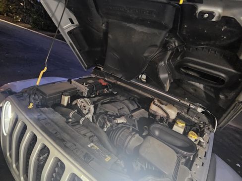 Used 2022 Jeep Wrangler Unlimited Rubicon w/ Trailer Tow Package image 11