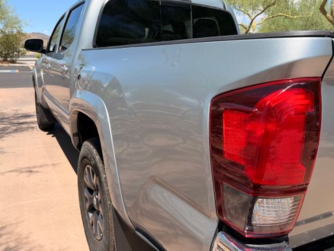 Used 2021 Toyota Tacoma SR5 RWD image 10