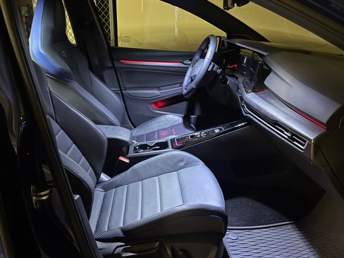 Used 2024 Volkswagen Golf R image 11