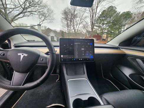 Used 2021 Tesla Model 3 Standard Range Plus image 12