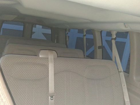 Used 2004 Chevrolet Express 3500 Extended Passenger image 12