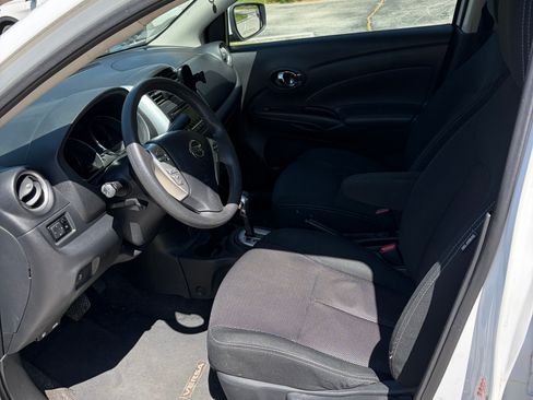 Used 2017 Nissan Versa SV FWD image 11