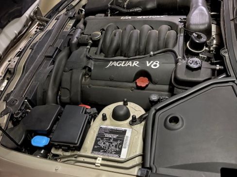 Used 1998 Jaguar XK8 Convertible image 28