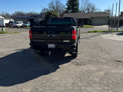 Used 2018 Chevrolet Silverado 2500 High Country image 6