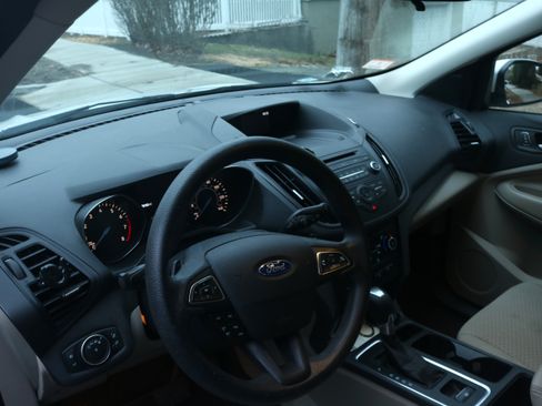 Used 2017 Ford Escape SE image 5