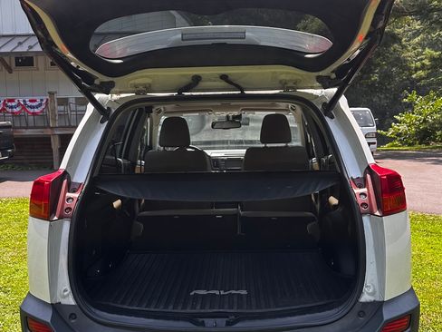 Used 2014 Toyota RAV4 Limited w/ Technology Package AWD/4WD image 6