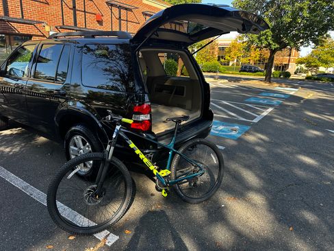 Used 2008 Ford Explorer XLT image 13
