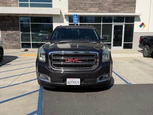 Used 2016 GMC Yukon XL SLT w/ Open Road Package RWD image 2