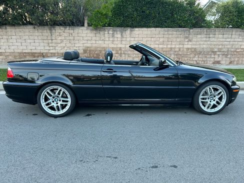 Used 2004 BMW 330Ci Convertible image 2