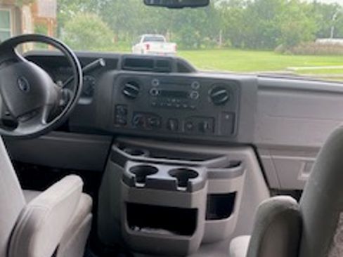 Used 2014 Ford E-350 and Econoline 350 XLT RWD image 6