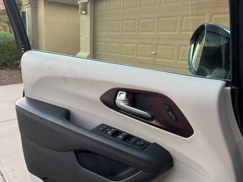 Used 2017 Chrysler Pacifica Limited w/ Tire & Wheel Group image 15