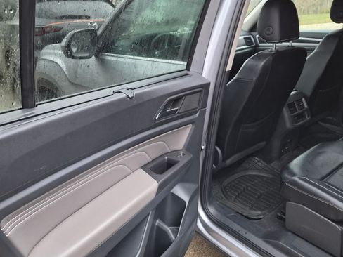 Used 2022 Volkswagen Atlas SE image 25