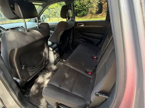 Used 2015 Jeep Grand Cherokee Laredo w/ Quick Order Package 23E RWD image 13